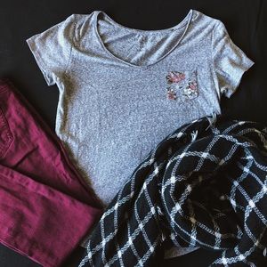 Aeropostale V-neck T-shirt